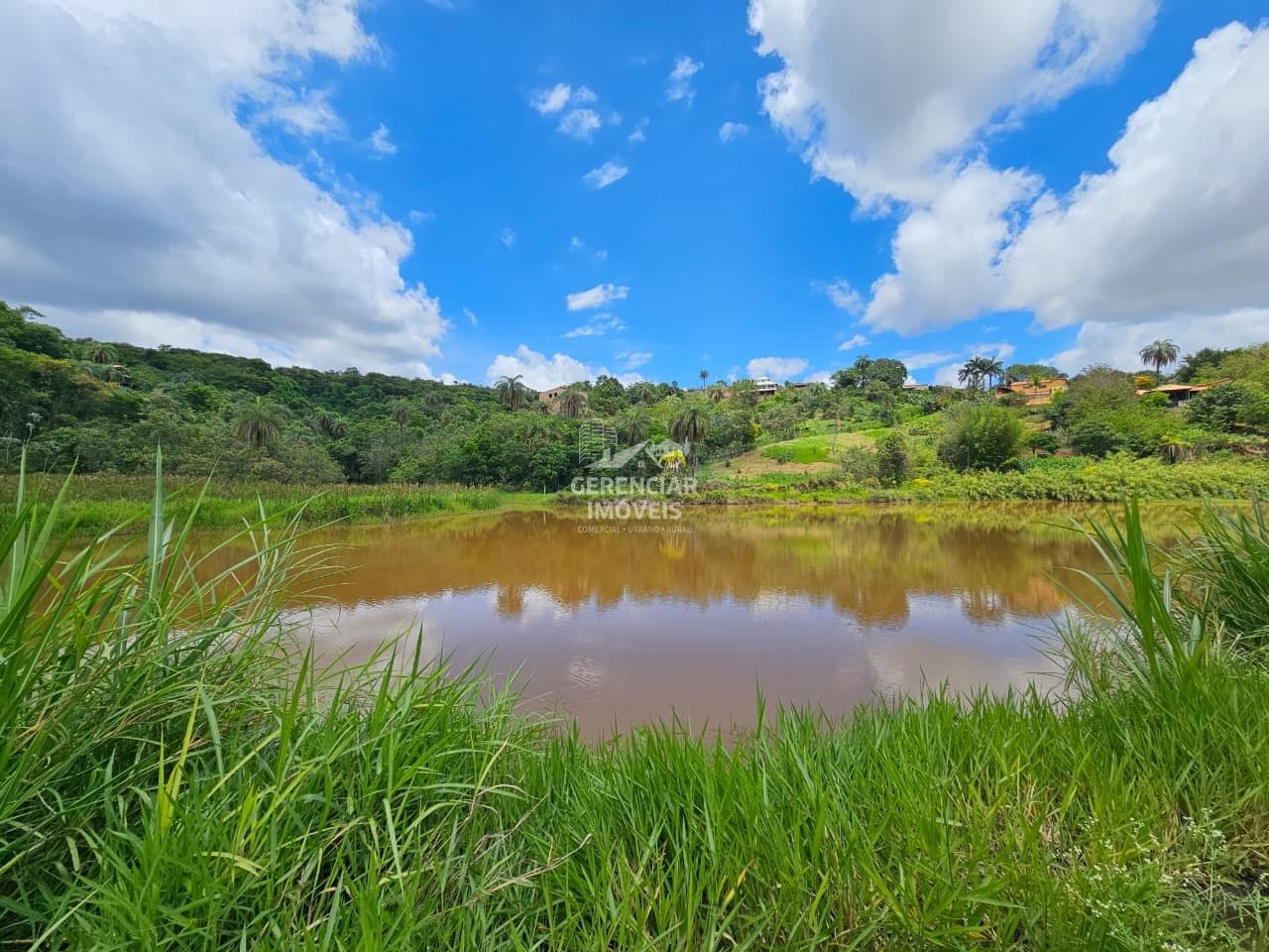 Oportunidade Única! Terreno 2.500m² em Condomínio Fechado na Divisa de Igarapé
