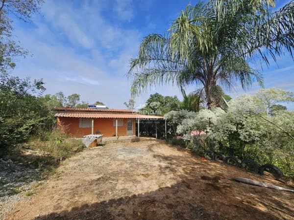 Oportunidade! Chácara à Venda em Esmeraldas 1.200m² com 2 Quartos e Pomar!