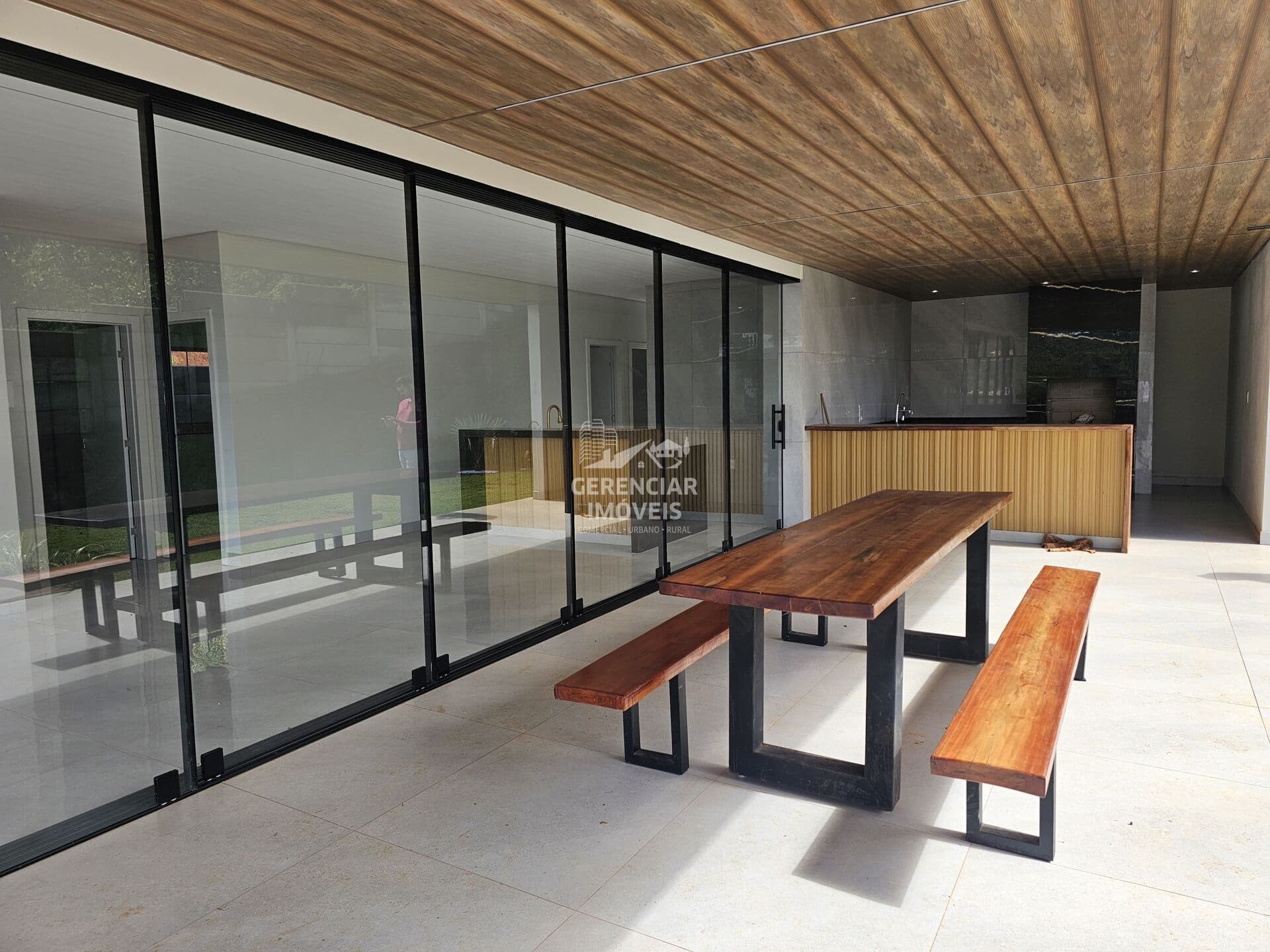 Casa de Alto Padrão com Piscina e Vista Panorâmica em Itatiaiuçu – 4 Quartos, Área Gourmet Completa!