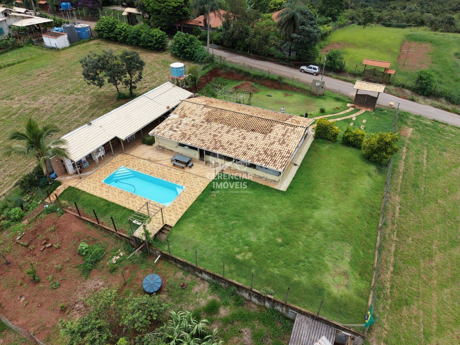 Sítio 2.000m² com área gourmet e piscina a venda em Rio Manso MG