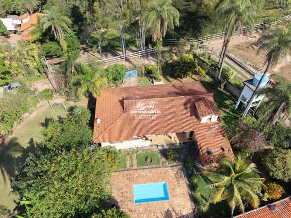 Chácara á venda de 1.200 m² com 2 Quartos, sendo 1 suíte, Espaço Gourmet e Piscina em Francelinos – Juatuba/MG!