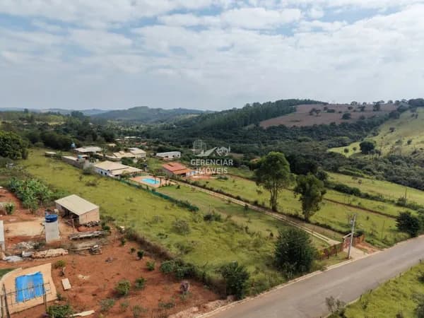 Excelente Chácara de 10.000 m² á Venda com Acesso Exclusivo à Lagoa em Itatiaiuçu/MG!