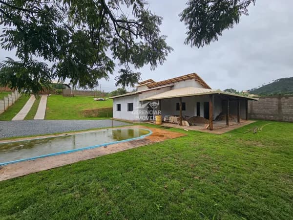 Linda chácara a venda em Itatiaiuçu MG