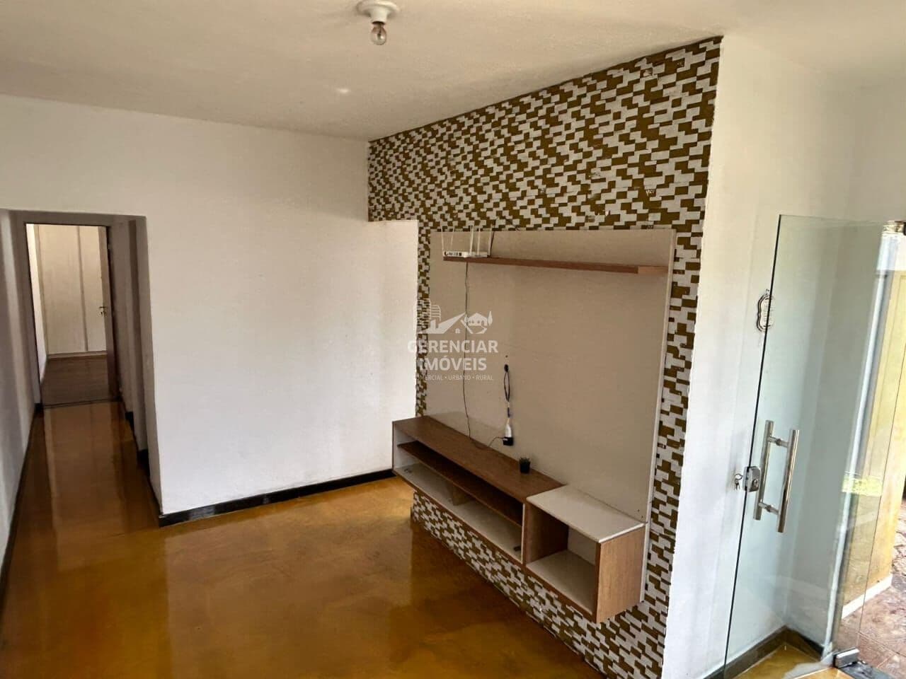 Casa financiável excelente com 02 quartos em ótima localização em Itatiaiuçu!