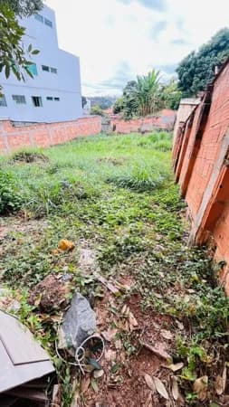 Excelente Lote á Venda Murado 405m² em Lourdes em Itaúna- MG!