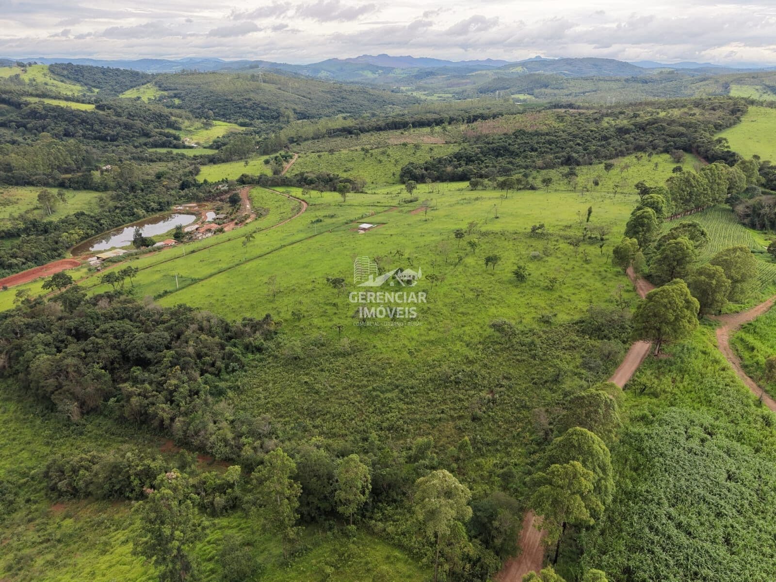 CHACARA 1.000m² PROXIMO A CACHOEIRA EM ITATIAIUÇU MG