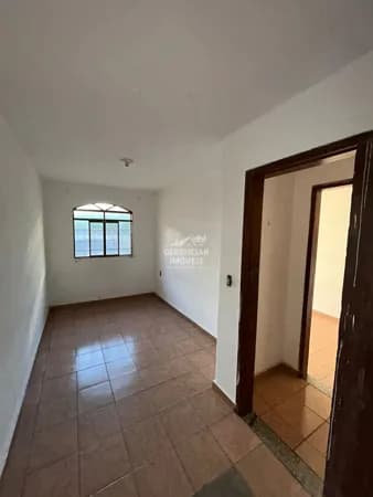 Casa Duplex á Venda com 4 Quartos, 2 área de serviço e 2 vagas em Betim- Betim Industrial!