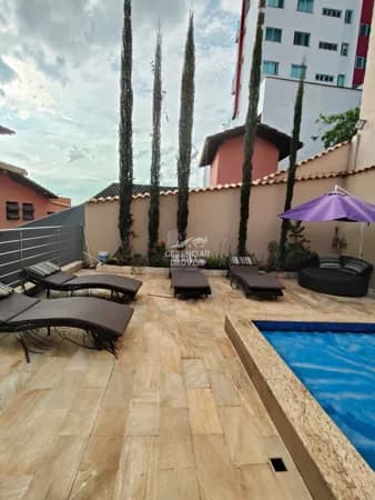 Casa Triplex com Piscina Aquecida, Sauna e Apartamento Anexo em Contagem MG