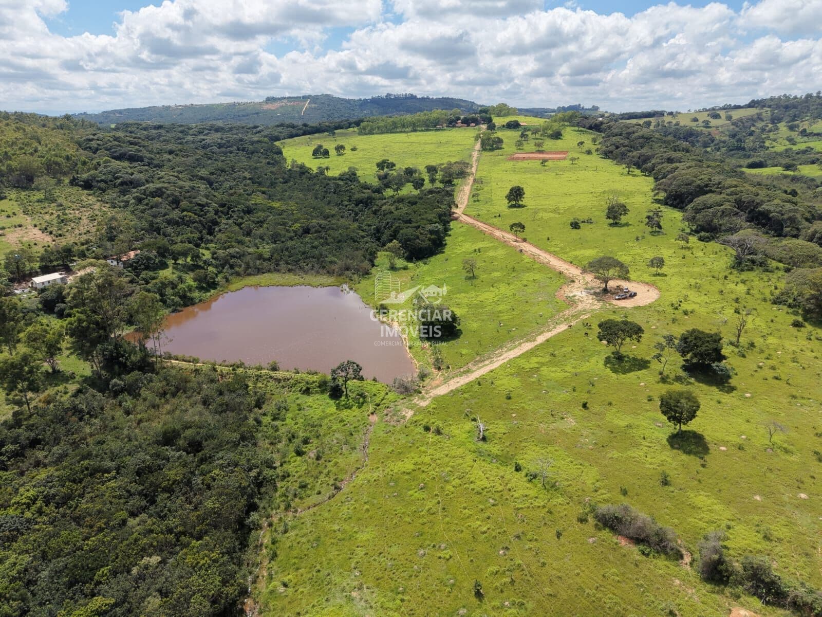 Fazenda com lagoa exclusiva em Itaguara para seu lazer