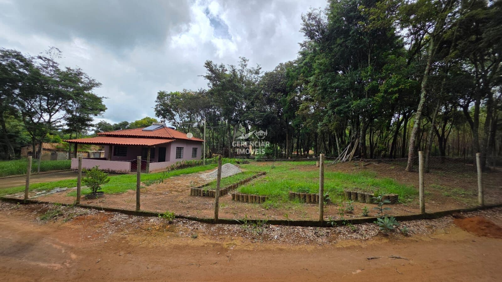 Chácara 1.600m² financiável com casa em Itaguara-MG