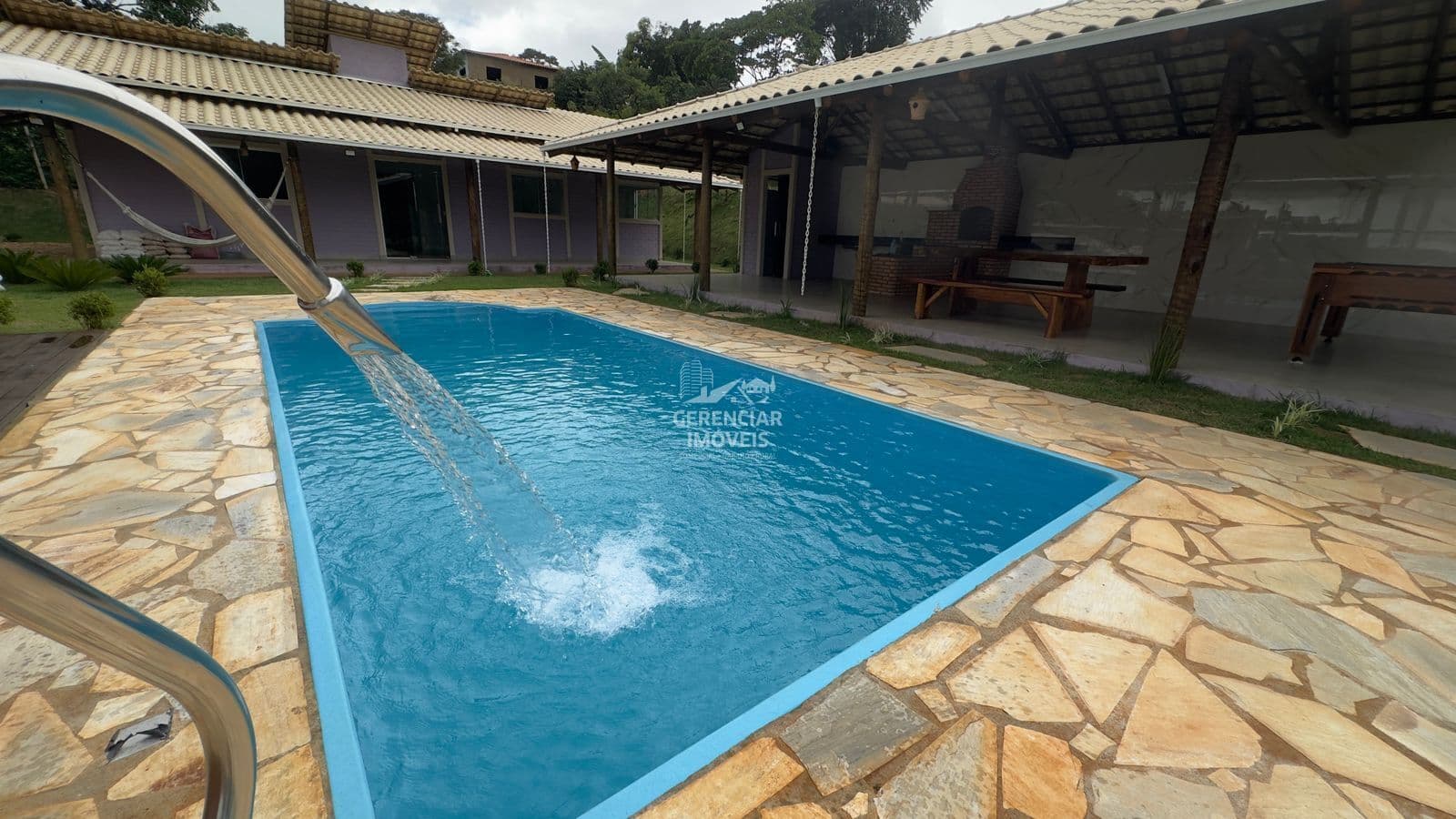 Chácara 1.000m² com piscina e Jacuzzi em Itatiaiuçu/MG