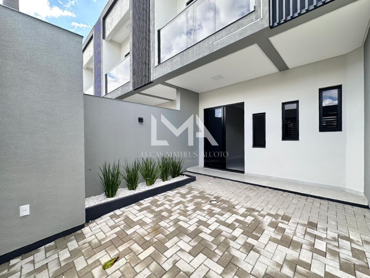 CASA NOVA COM 2 SUÍTES EM PORTO BELO! BEM LOCALIZADA!