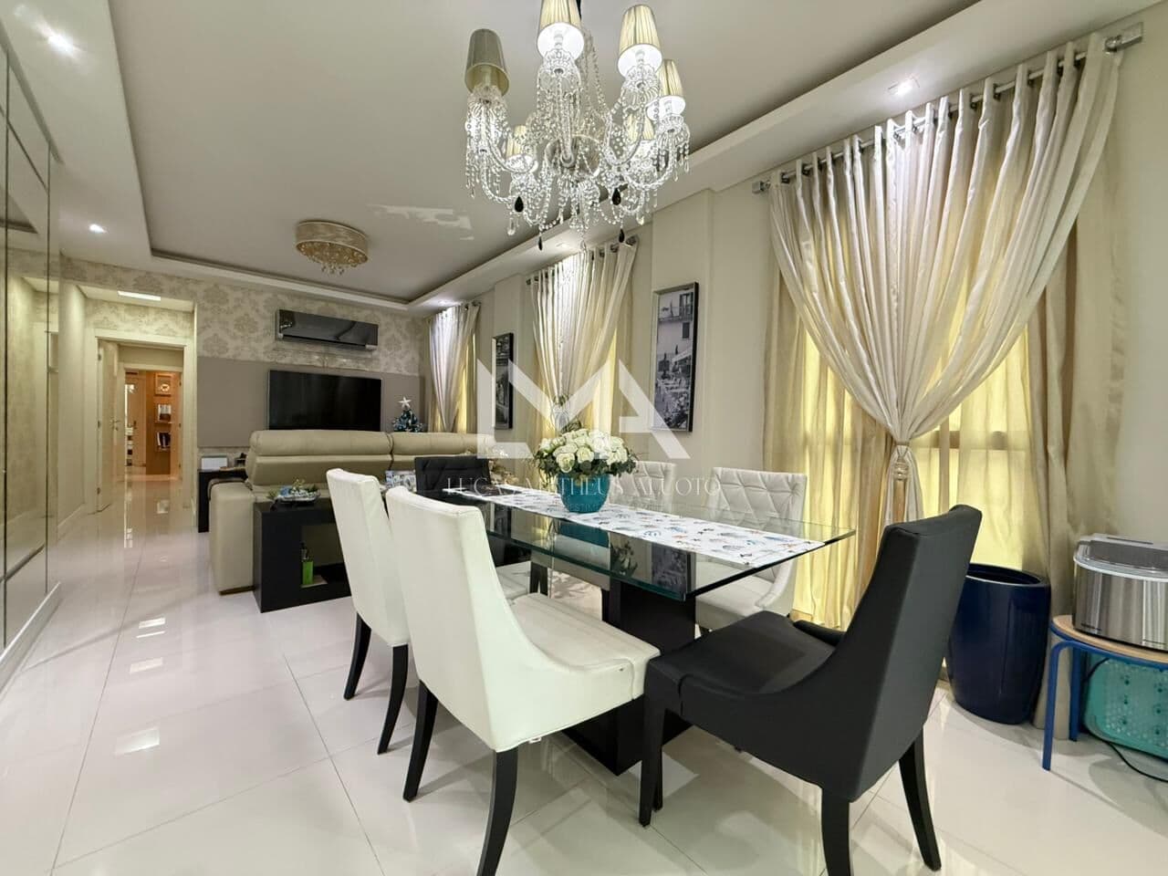 APARTAMENTO 3 SUÍTES MOBILIADO, 1 POR ANDAR NA MEIA PRAIA