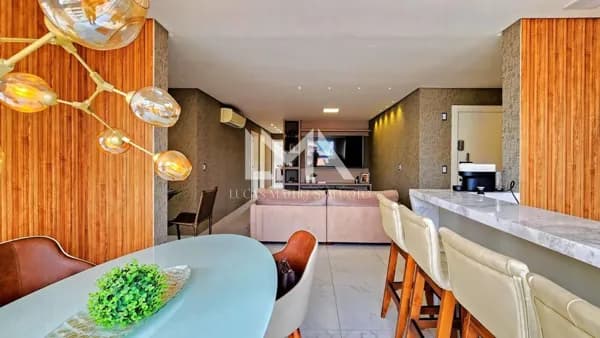APARTAMENTO MUITO BEM MOBILIADO COM 3 QUARTOS E 2 VAGAS! MEIA PRAIA