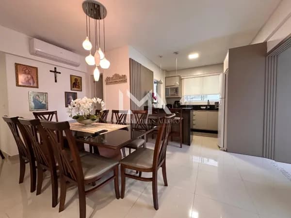 APARTAMENTO DE 3 SUÍTES BEM MOBILIADO PERTINHO DO MAR NA MEIA PRAIA