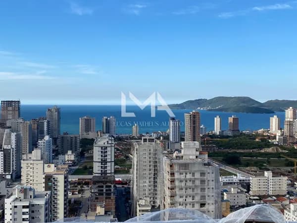 APARTAMENTO ANDAR ALTO COM 2 SUÍTES EM PORTO BELO