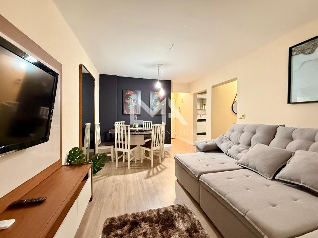 APARTAMENTO NO CORAÇÃO DA MEIA PRAIA! OPORTUNIDADE