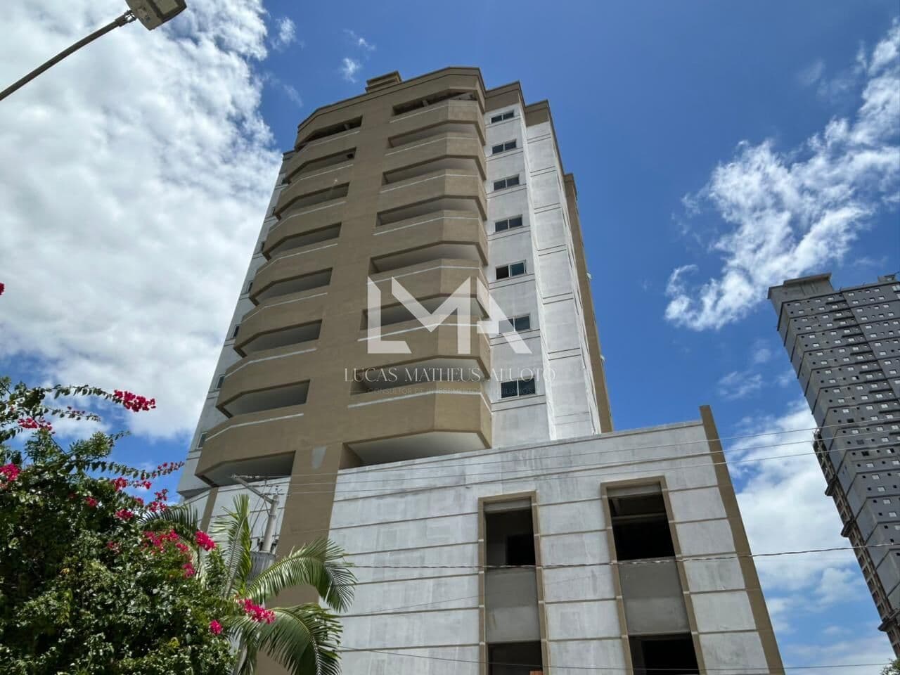 APARTAMENTO COM 3 QUARTOS A VENDA EM ITAPEMA! ENTREGA 2026