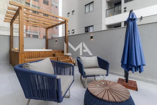 DIFERENCIADO! TERRAÇO COM JACUZZI, FINAMENTE MOBILIADO