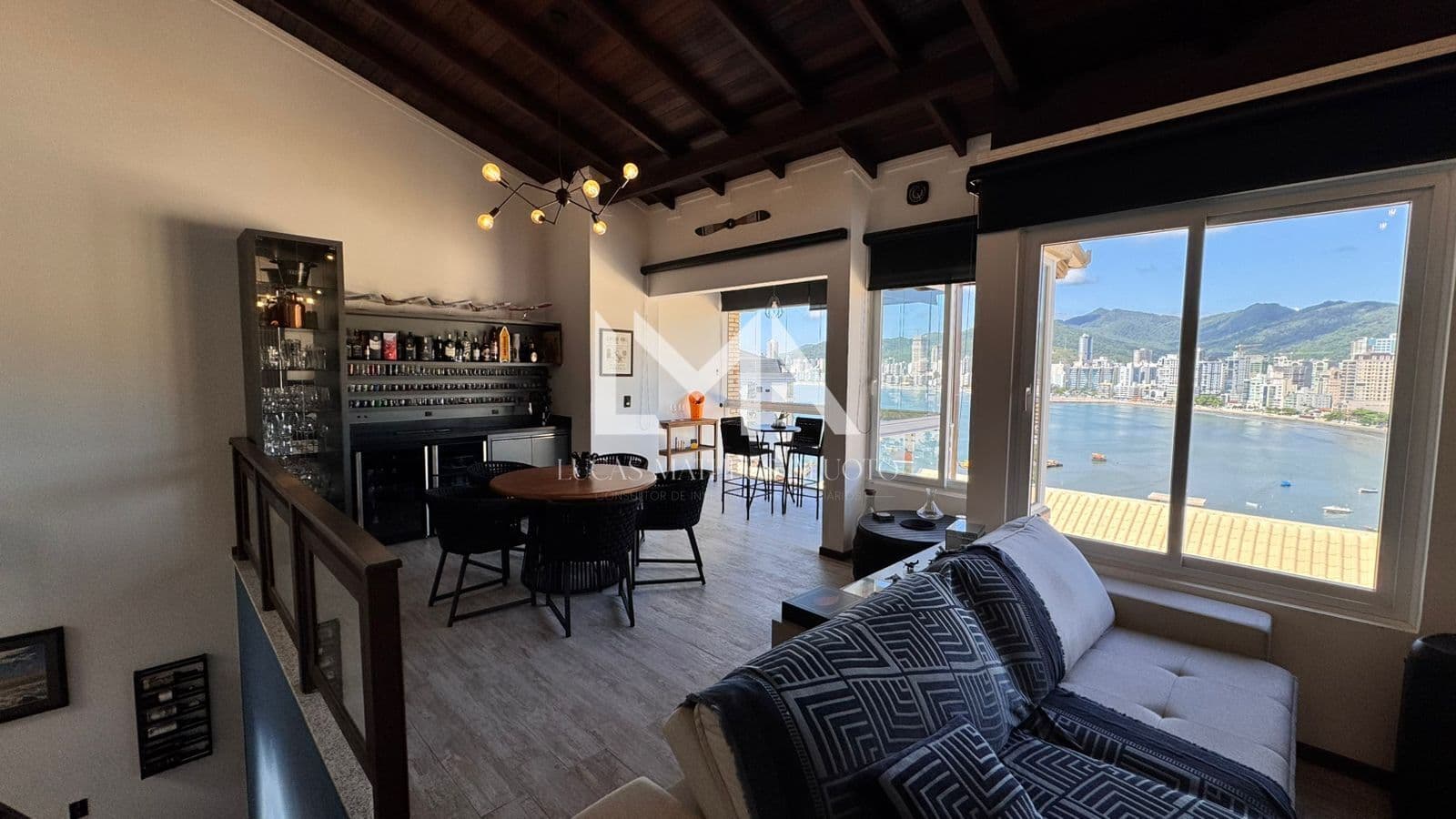 CASA TRIPLEX COM VISTA MAR EM ITAPEMA