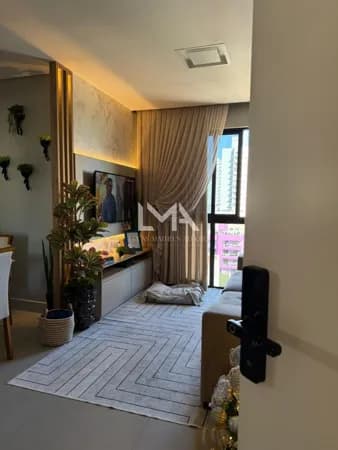 LINDO APARTAMENTO MOBILIADO NA MEIA PRAIA COM 3 SUÍTES