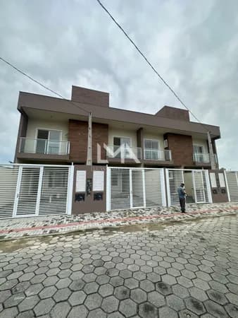 SOBRADO COM 3 QUARTOS EM PORTO BELO