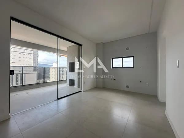 APARTAMENTO NOVO DE 3 SUÍTES NA MEIA PRAIA! OPORTUNIDADE