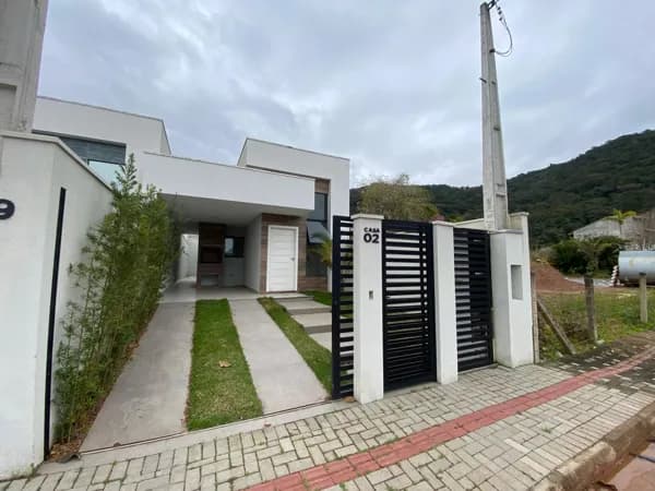 CASA TÉRREA DE 3 QUARTOS, NOVA A VENDA EM ITAPEMA