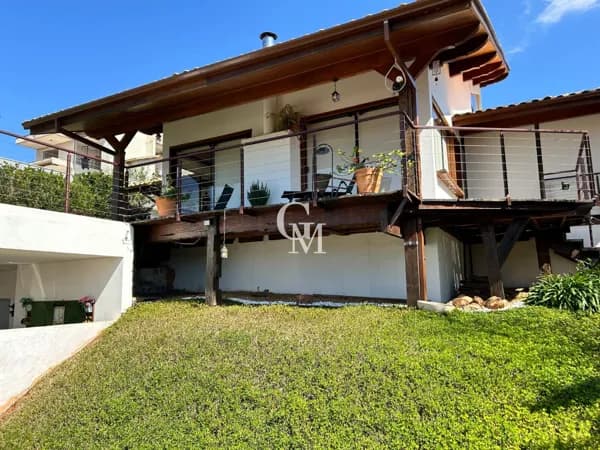 Casa Alto Padrão/ Condominio Fechado