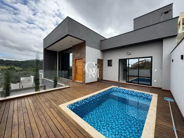 Casa Alto Padrão em Colina Santa Barbara, Pouso Alegre/MG
