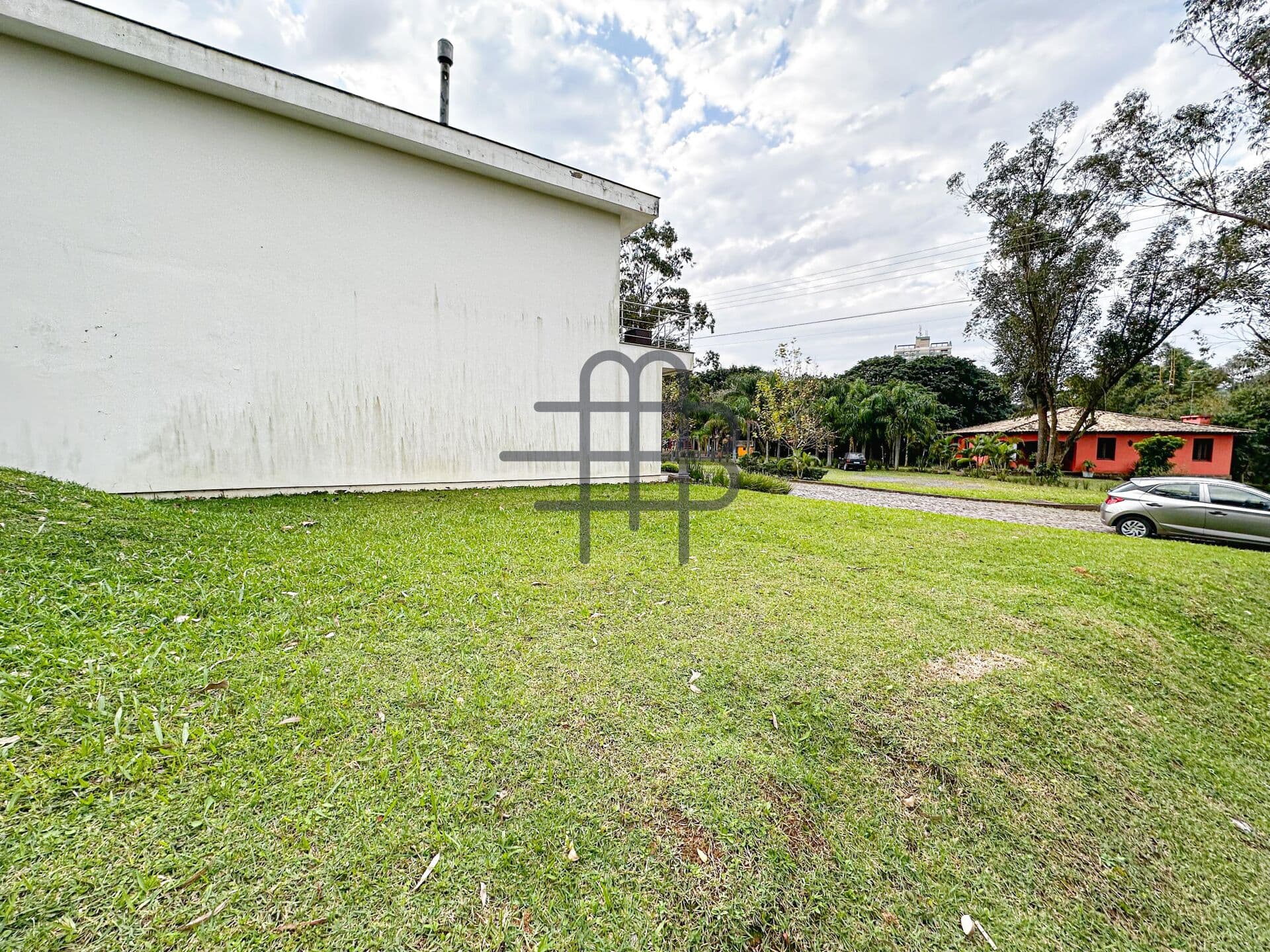 Terreno com 370 m² em condomínio fechado de Gravataí
