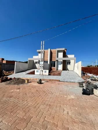 Casa Padrão à Venda