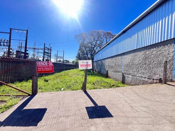 Área Residencial/Comercial à Venda