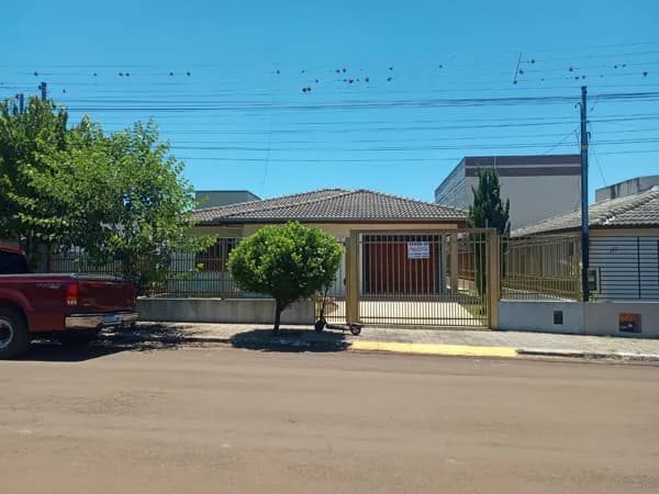 Casa Padrão à Venda