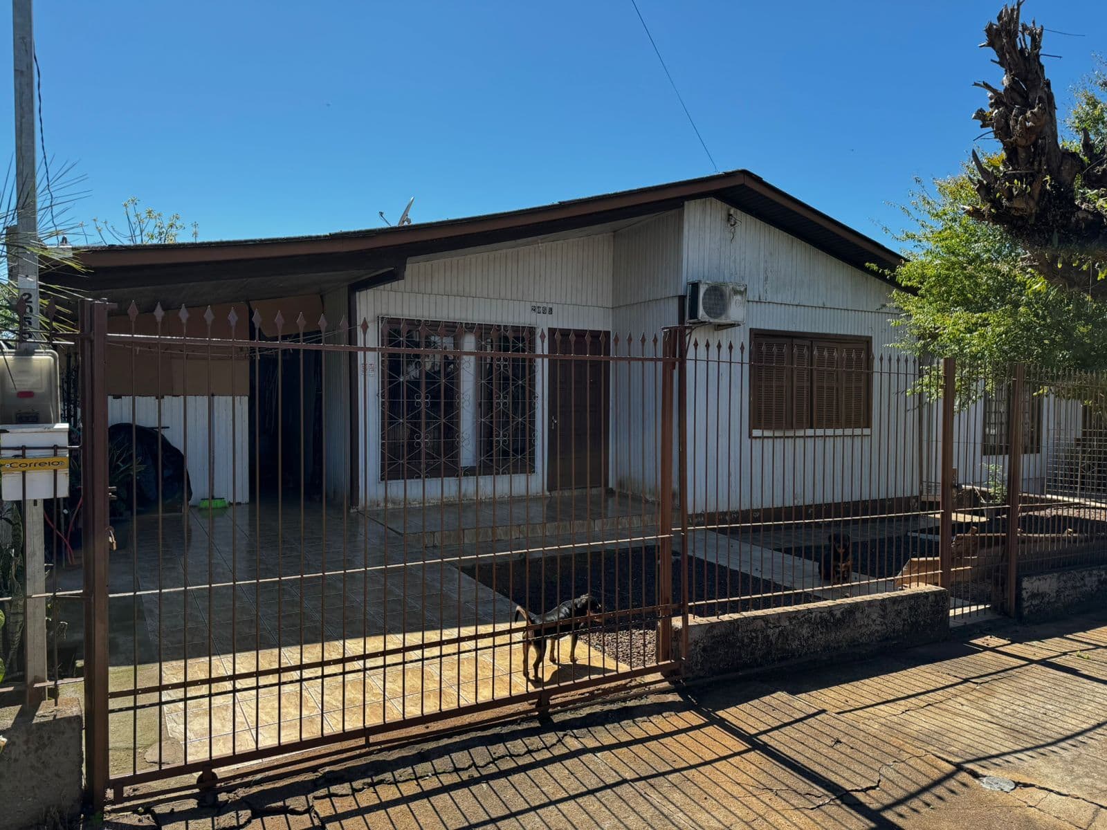Casa Padrão à Venda
