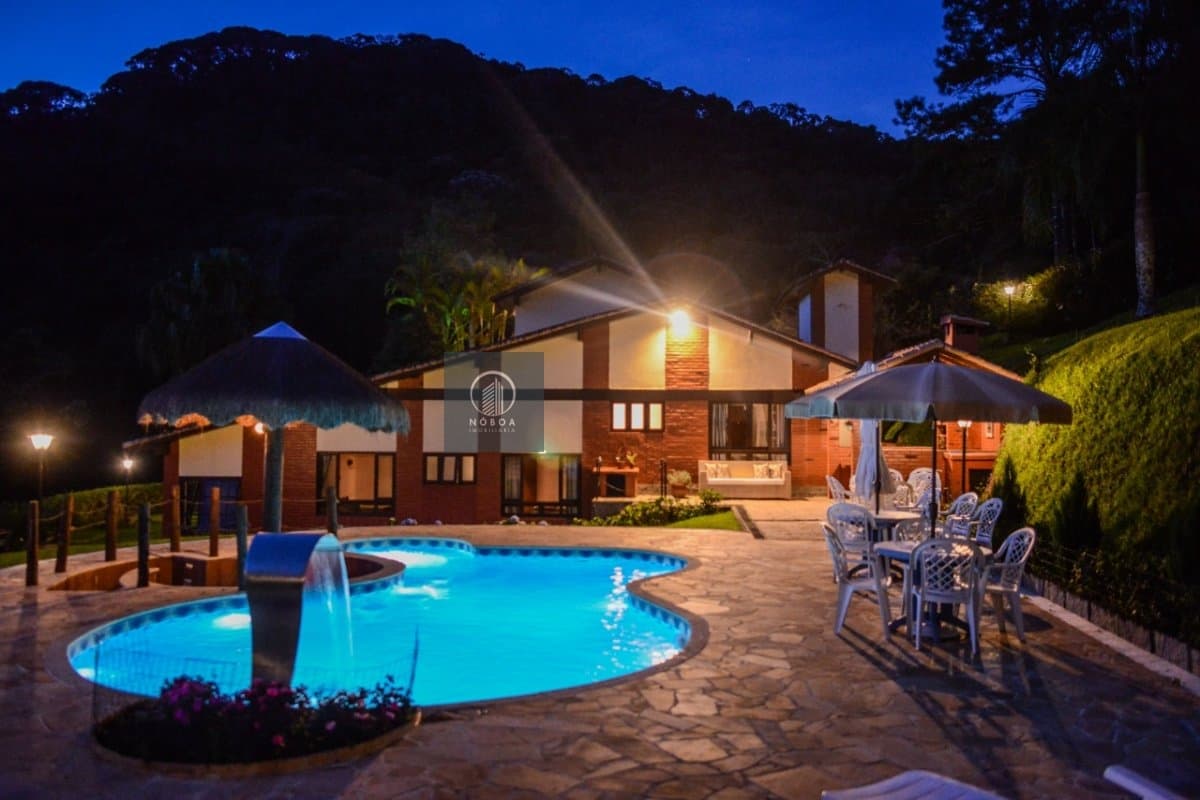 Linda casa à venda em Albuquerque - Teresópolis