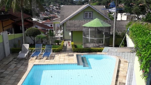Casa Padrão para Venda em Barra do Imbuí Teresópolis-RJ
