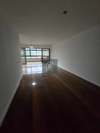 Apartamento à Venda no Bairro Alto – Teresópolis-RJ
Conforto, espaço e uma localização simplesmente imbatível.