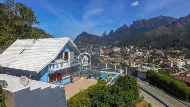 Casa Padrão para Venda em Fazendinha Teresópolis-RJ