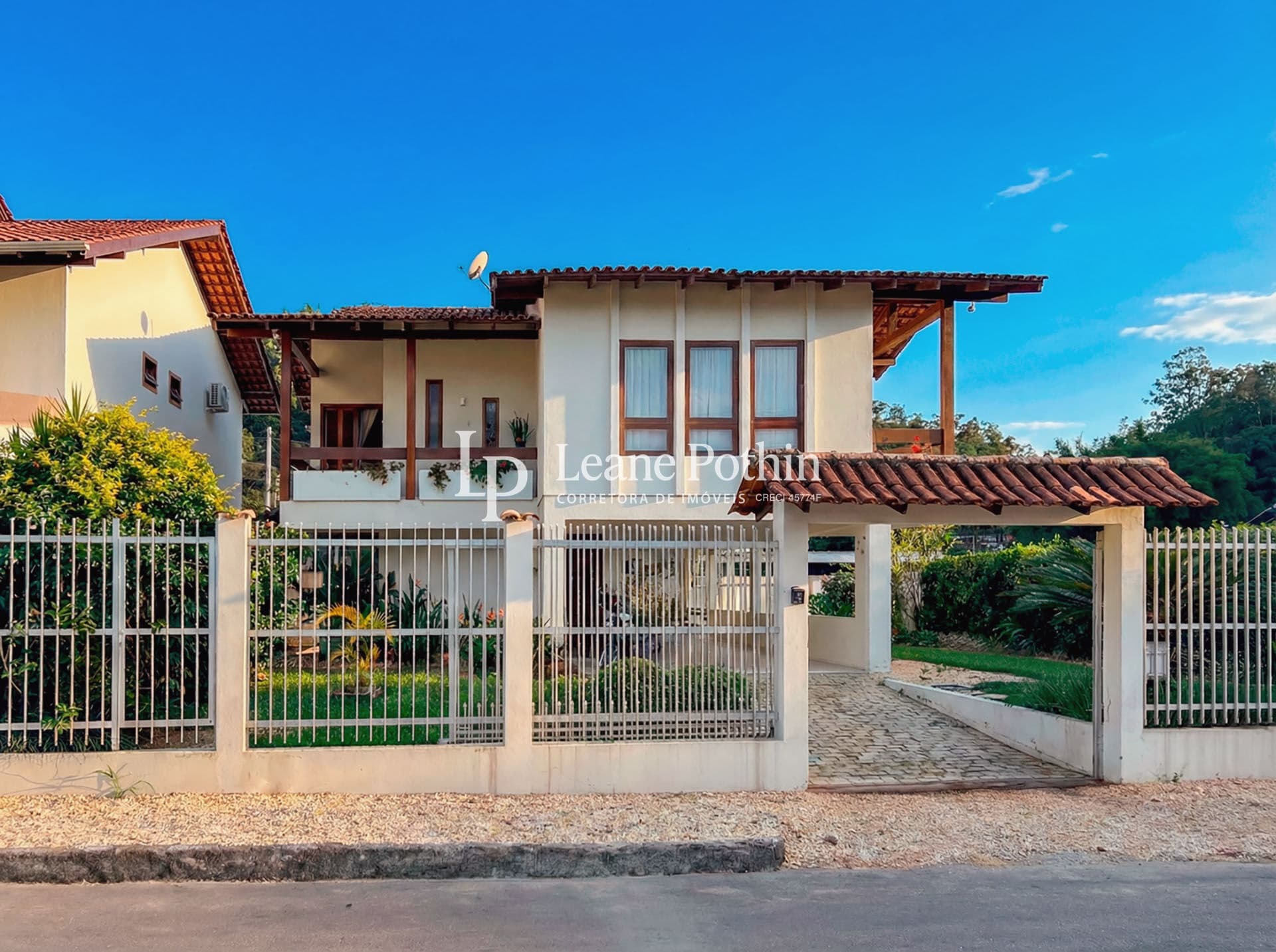 Casa | 4 Dormitórios | Santa Rita