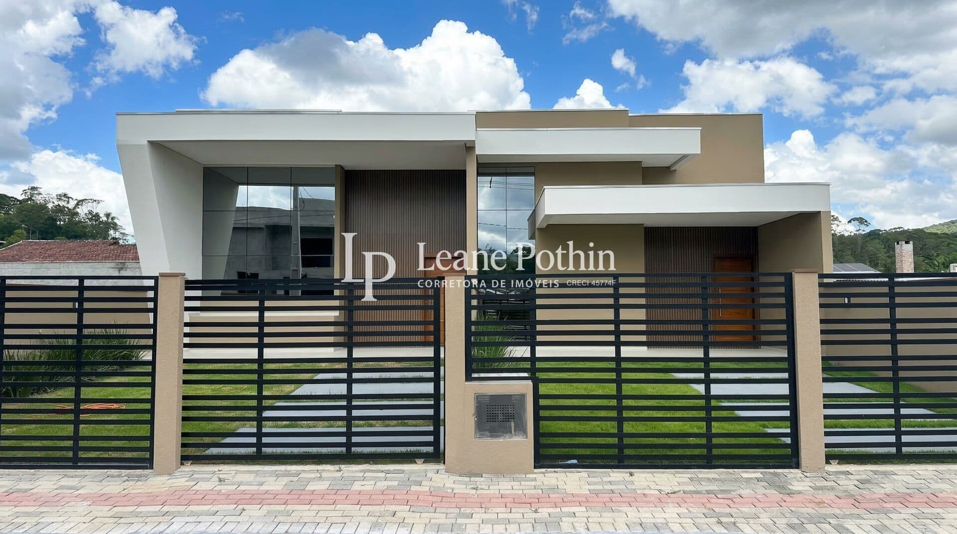 Casa Geminada | 2 Dormitórios | Centro - Guabiruba