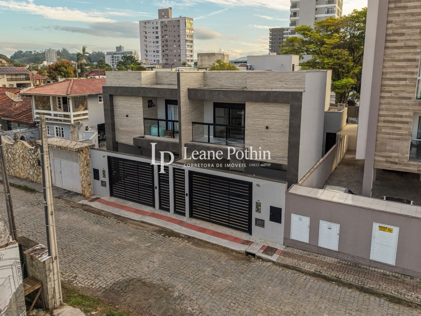 Casa Geminada | 03 Dormitórios | Santa Terezinha - Brusque