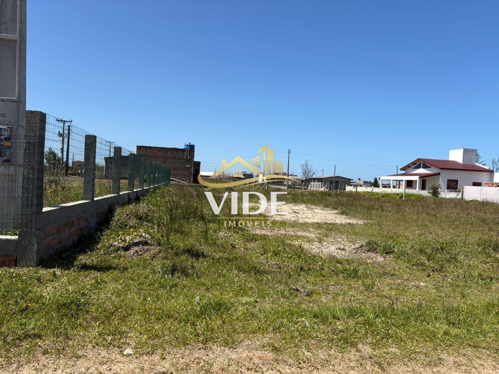 Terreno na Praia Xangri-lá dos Mares, quadra mar