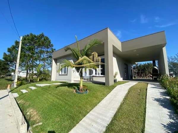 🏡 Casa Mobiliada Próxima ao Portal de Bellatorres – Conforto e Sofisticação a 700 Metros do Mar! 🏖️