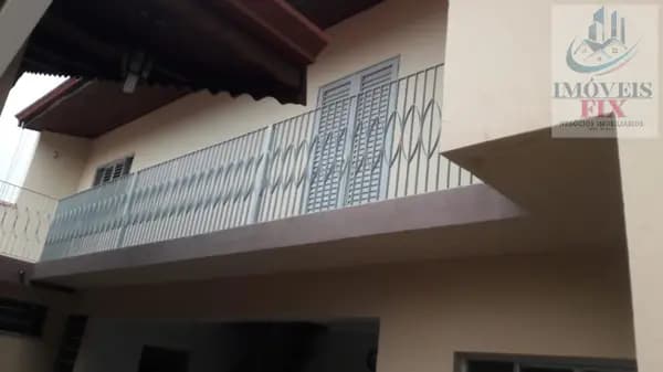 Casa no Centro de Várzea Paulista - Avalia Permuta !!!