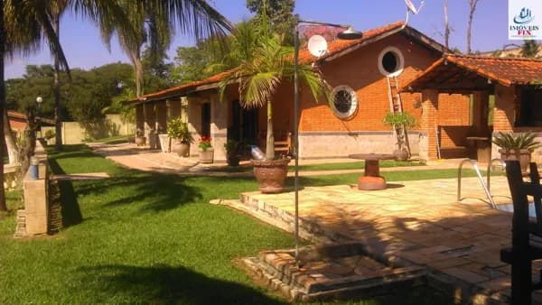 Chácara Completa com 2 Casas, Piscina, Sauna e Área Gourmet em Terreno de 3.250m²