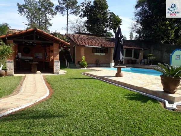 Chácara Completa com 2 Casas, Piscina, Sauna e Área Gourmet em Terreno de 3.250m²