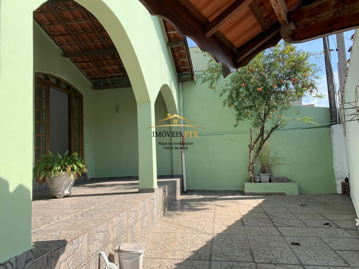 Casa á venda em bairro central de Campo Limpo Paulista - Avalia Permuta!!!
