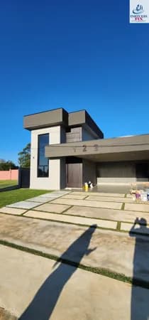 Casa Moderna com Pé Direito Duplo | Piscina Aquecida | 3 Dormitórios | 215m²