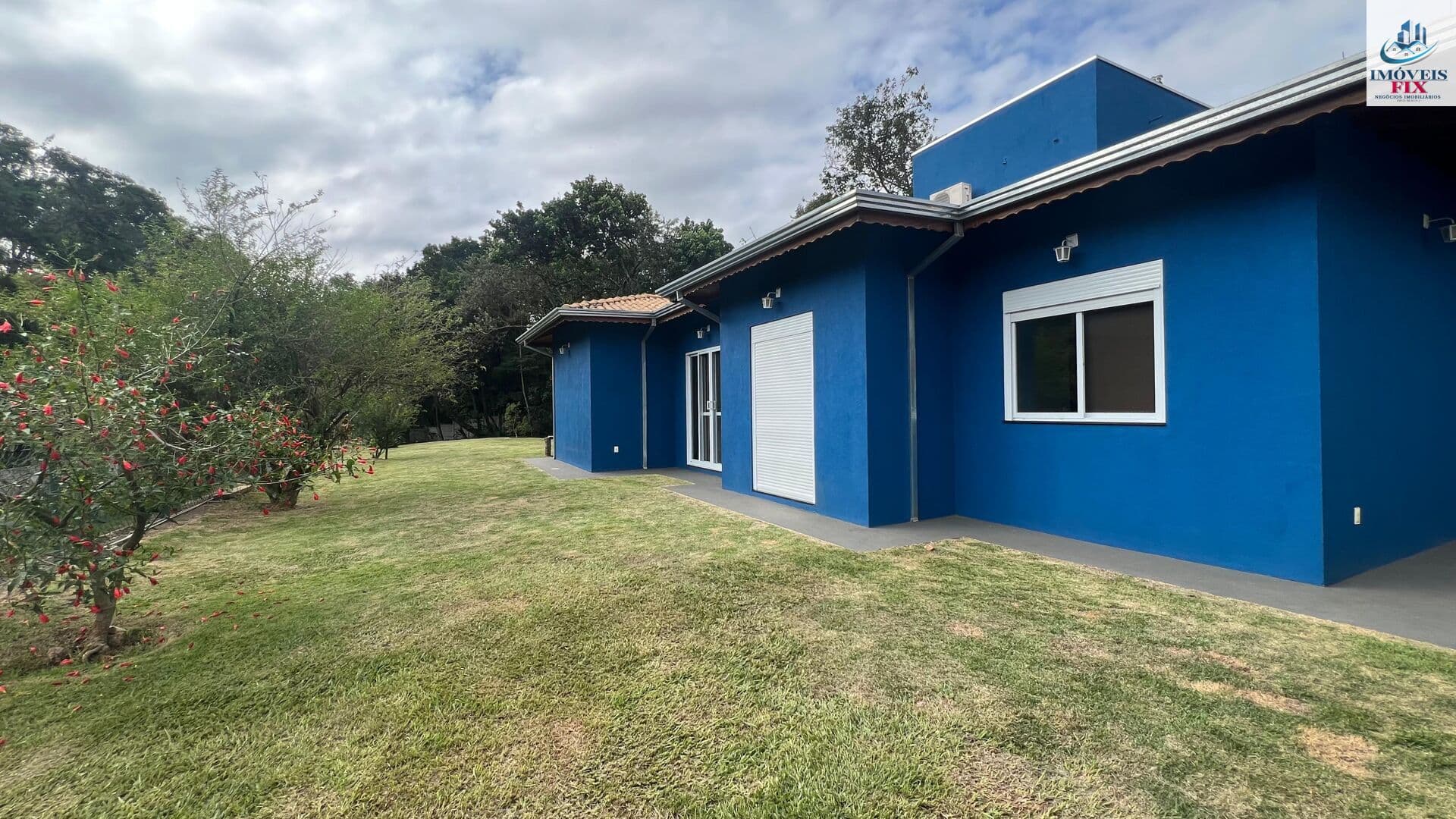 ACEITA FINANCIAMENTO! Chácara Moderna em Jundiaí com Terreno de 1.066m²